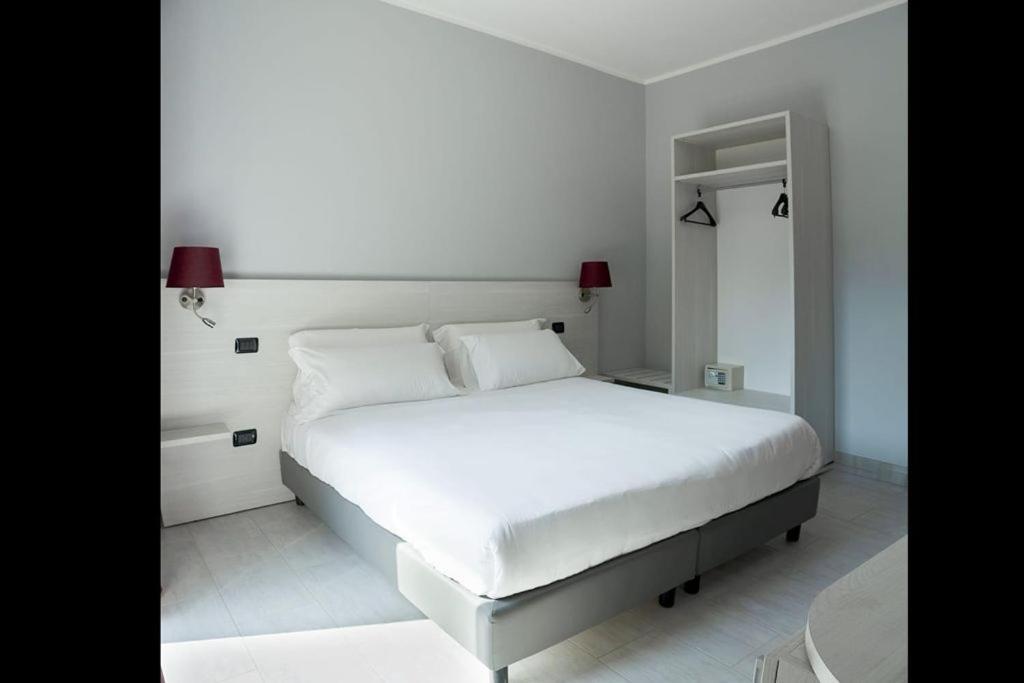 Hotel Pone Сесто-Сан-Джованни Экстерьер фото